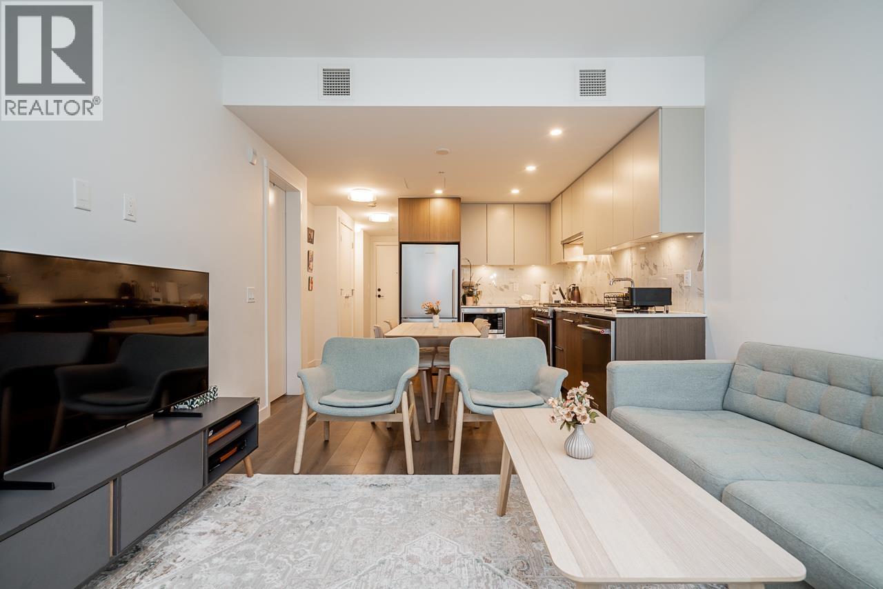 308 645 COMO LAKE AVENUE, Coquitlam