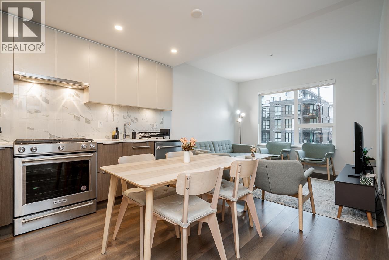 308 645 COMO LAKE AVENUE, Coquitlam