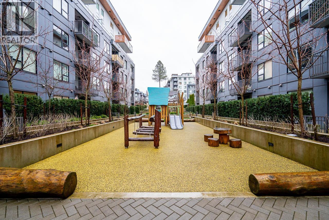 308 645 COMO LAKE AVENUE, Coquitlam