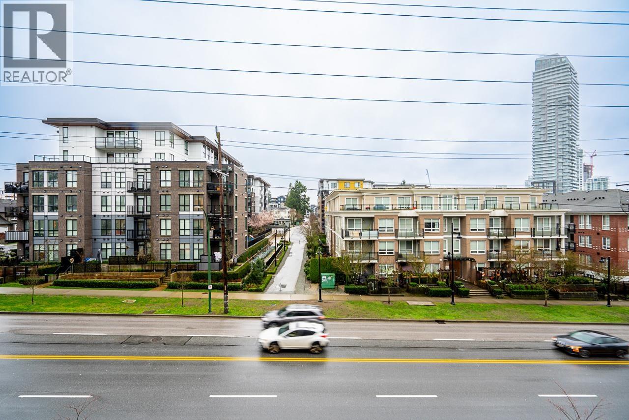 308 645 COMO LAKE AVENUE, Coquitlam