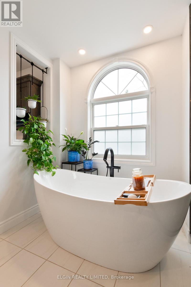 219 SUNSET DRIVE Property Photo