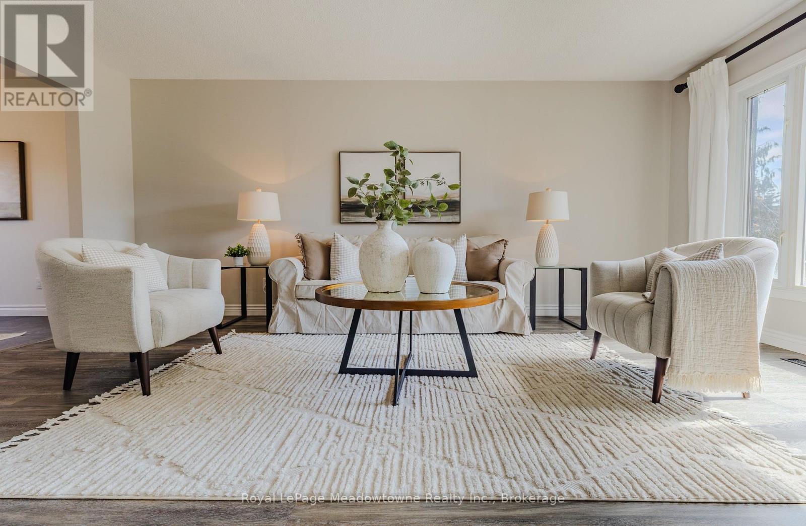 740 ROBERTSON CRESCENT - 12