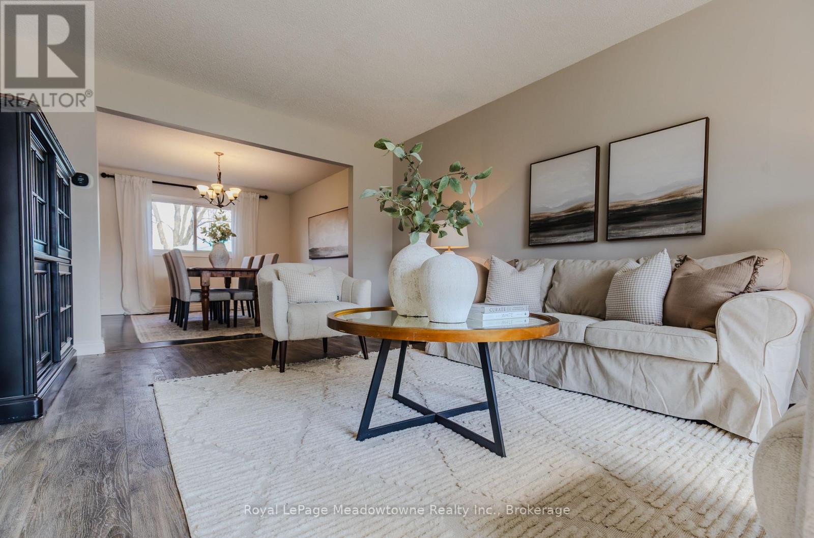 740 ROBERTSON CRESCENT - 13