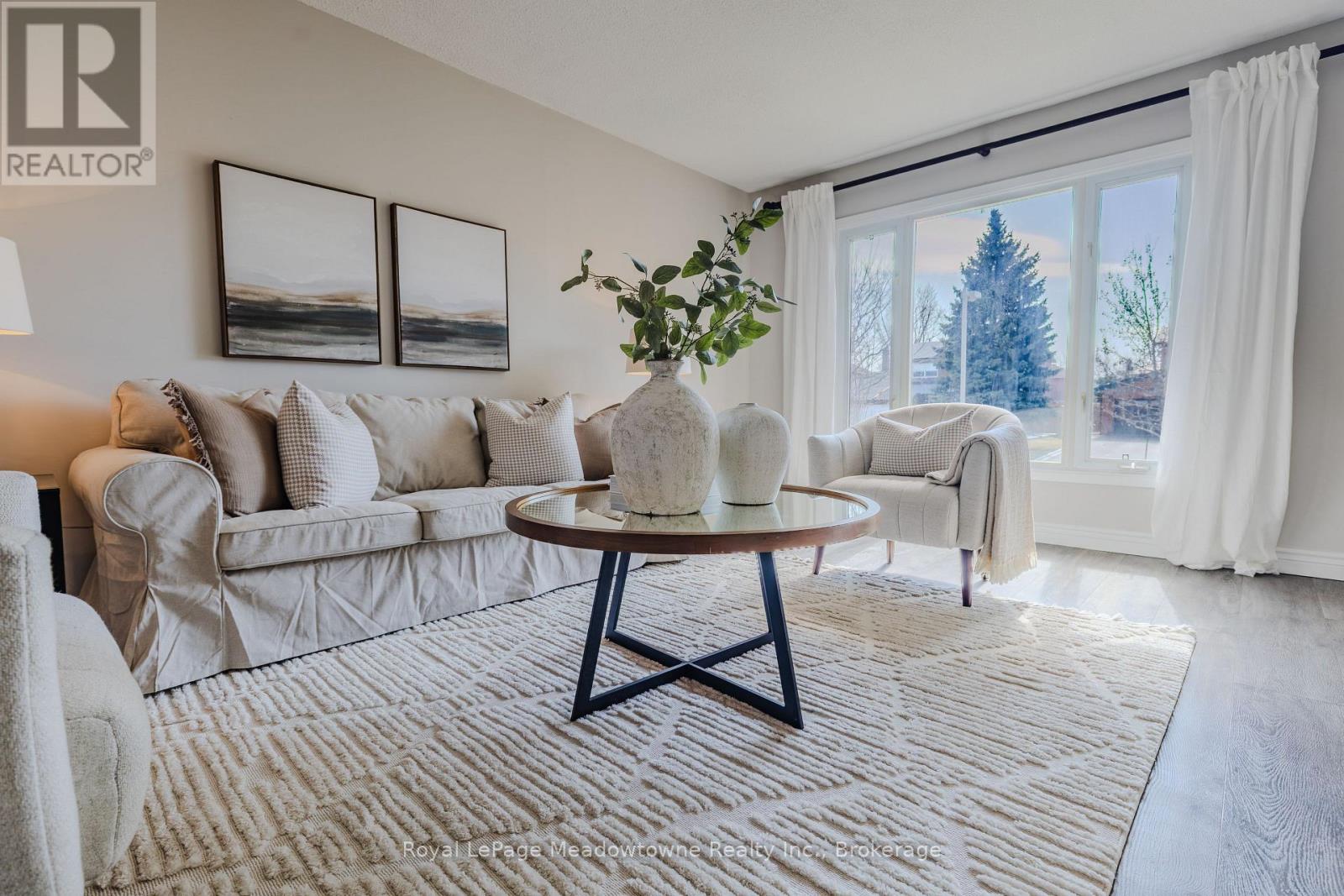 740 ROBERTSON CRESCENT - 15