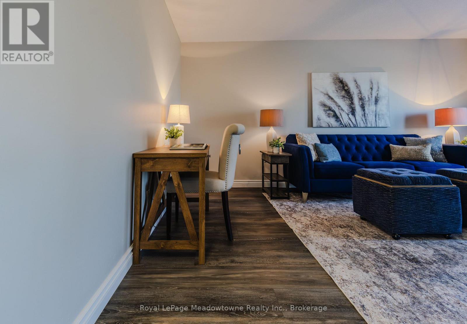 740 ROBERTSON CRESCENT - 24