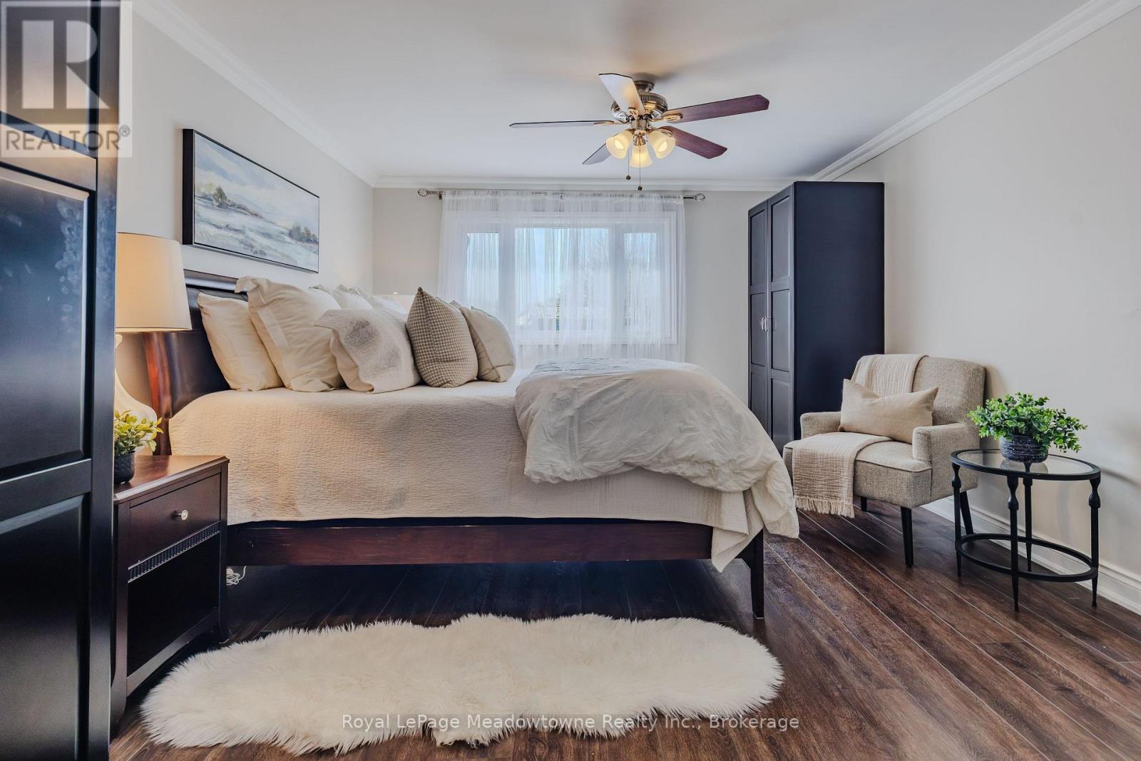 740 ROBERTSON CRESCENT - 33