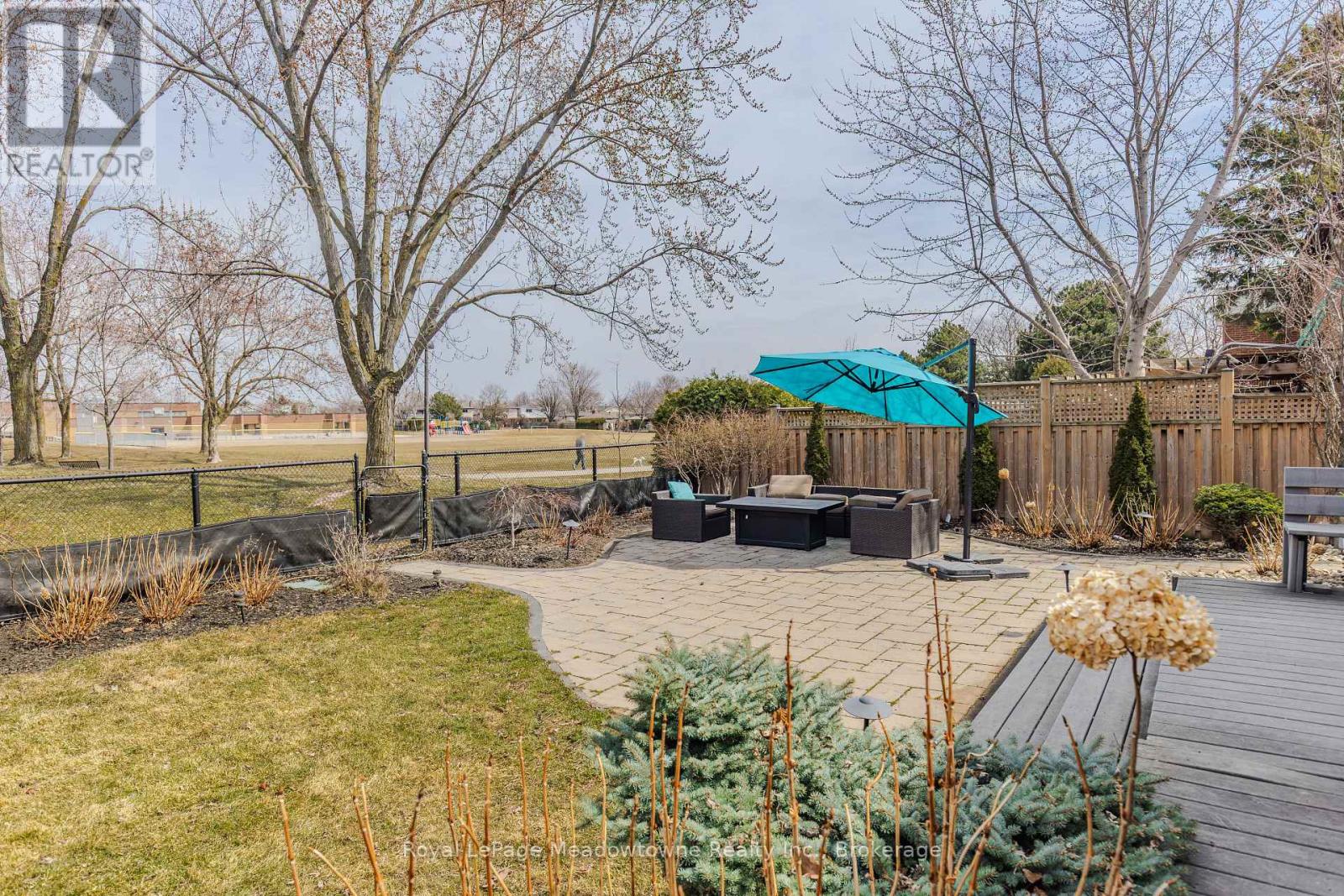 740 ROBERTSON CRESCENT - 9