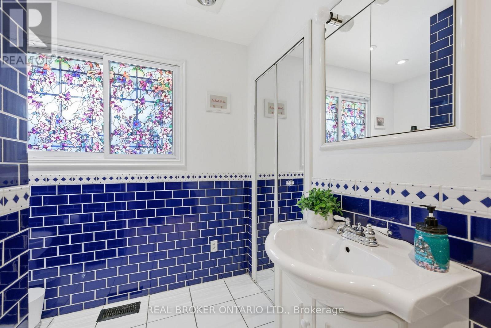 1157 LAKESHORE ROAD - 12