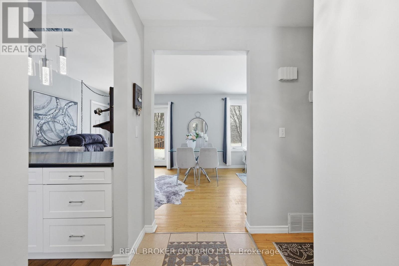 1157 LAKESHORE ROAD - 4