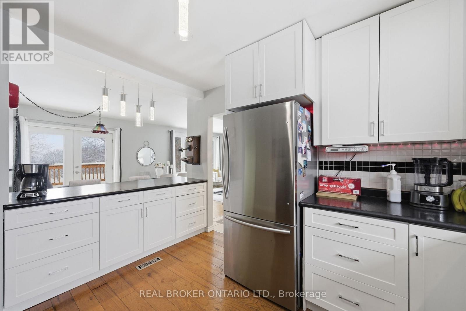 1157 LAKESHORE ROAD - 6