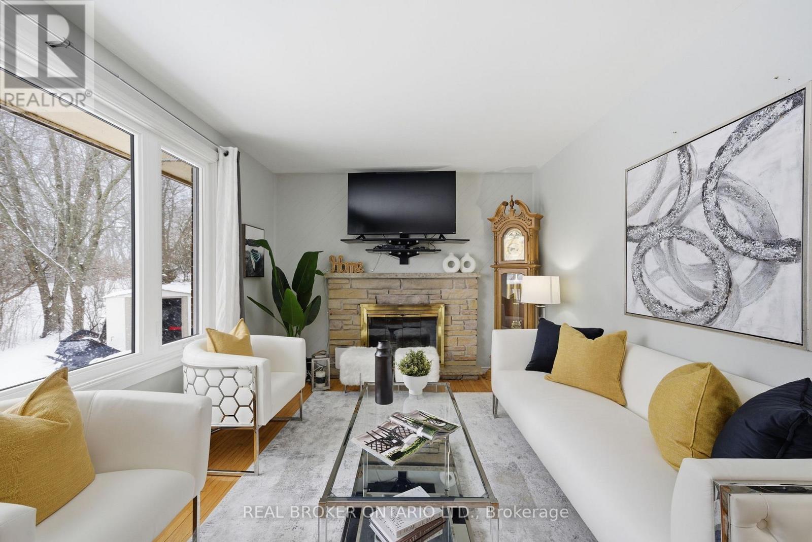 1157 LAKESHORE ROAD - 9