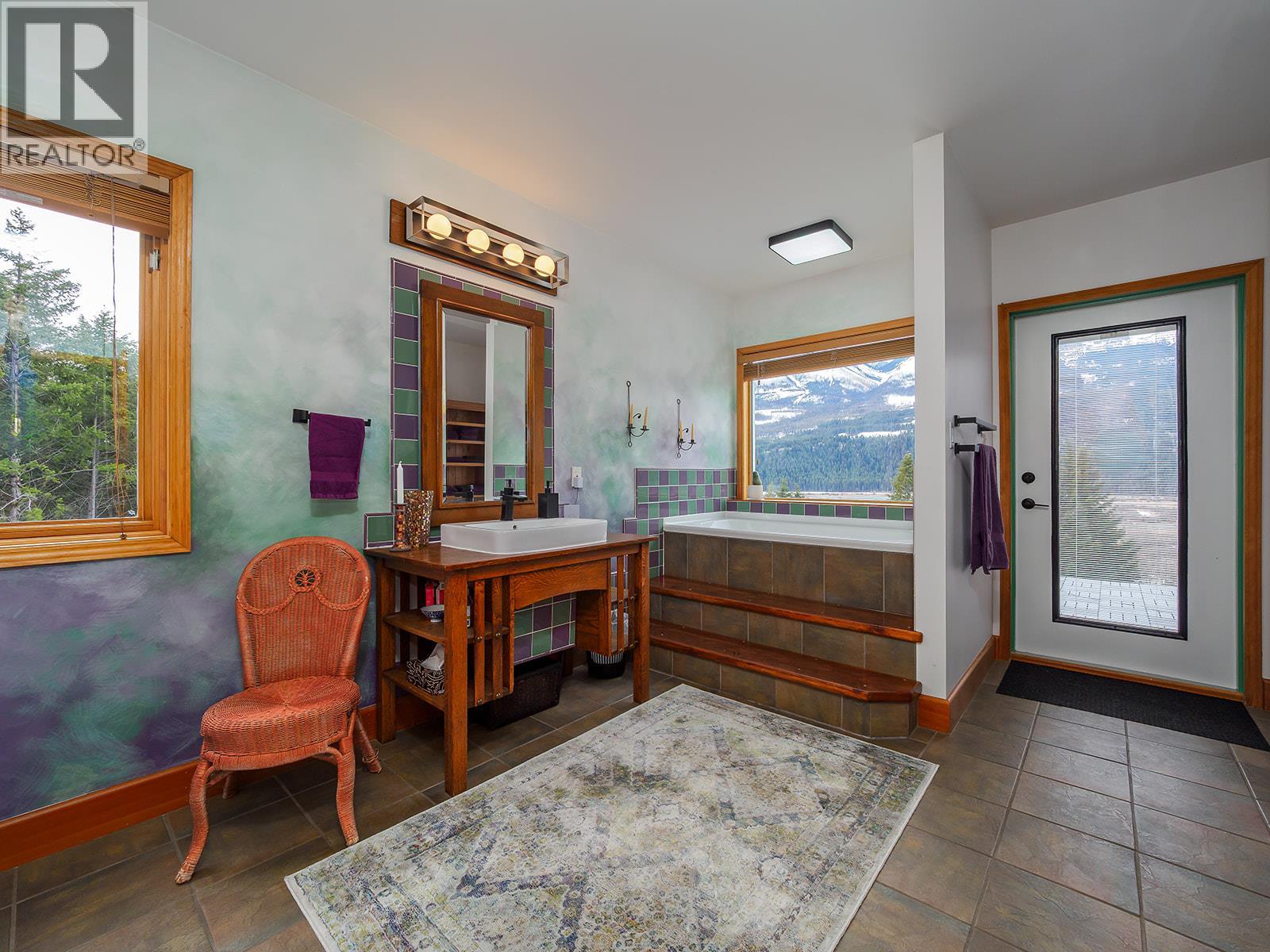 1756 Highway 95 Highway, Golden