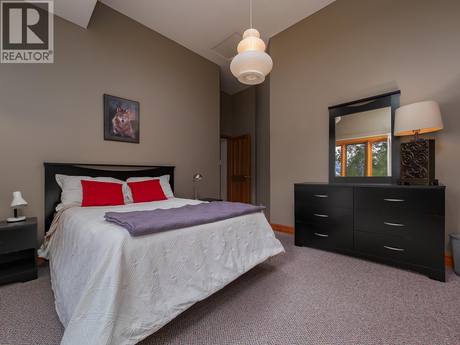 1756 Highway 95 Highway, Golden