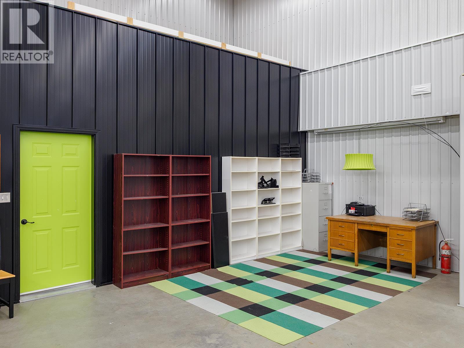 1756 Highway 95 Highway, Golden