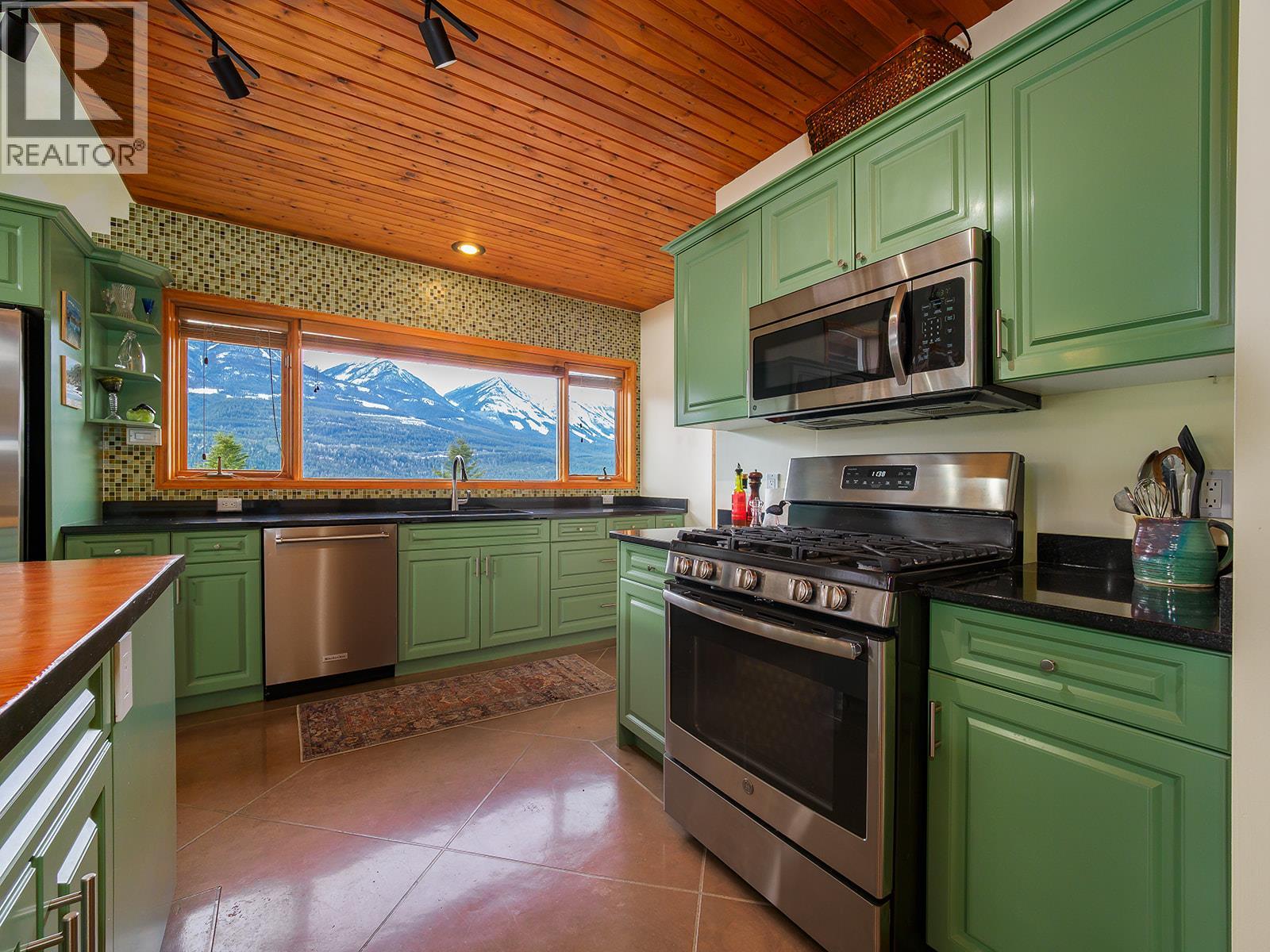 1756 Highway 95 Highway, Golden