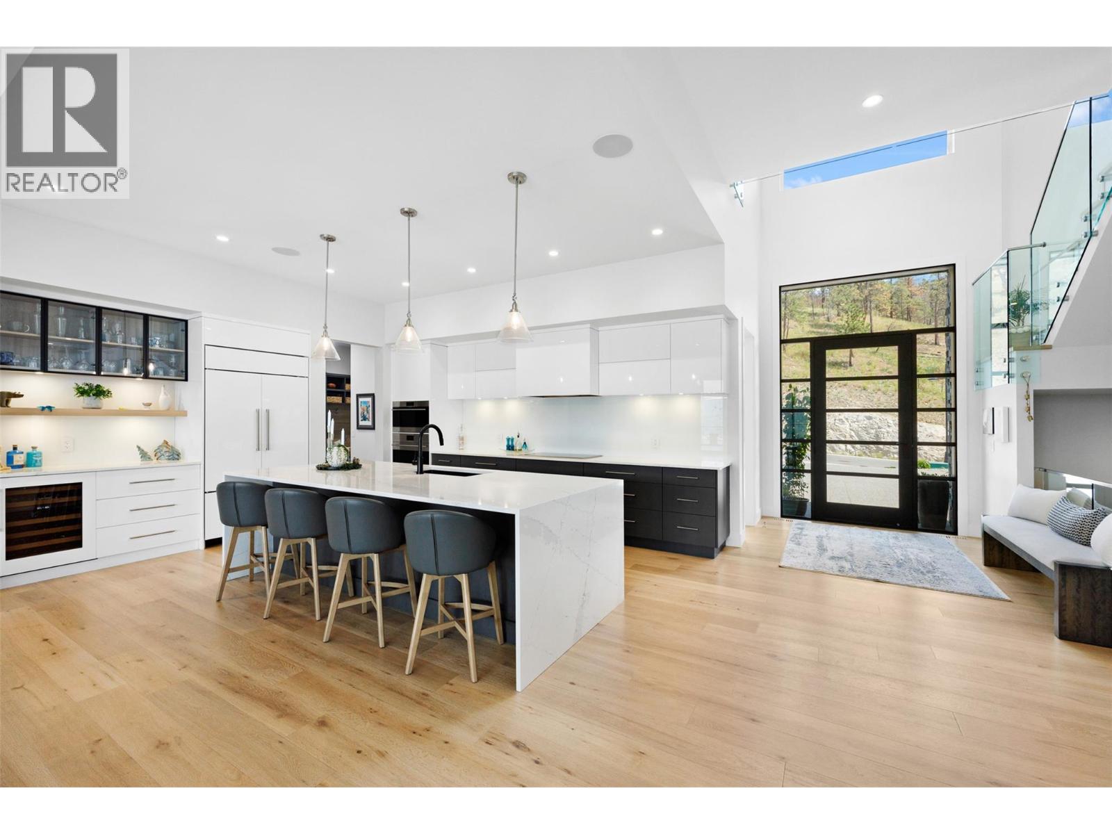 9988 Beacon Hill Drive, Lake Country