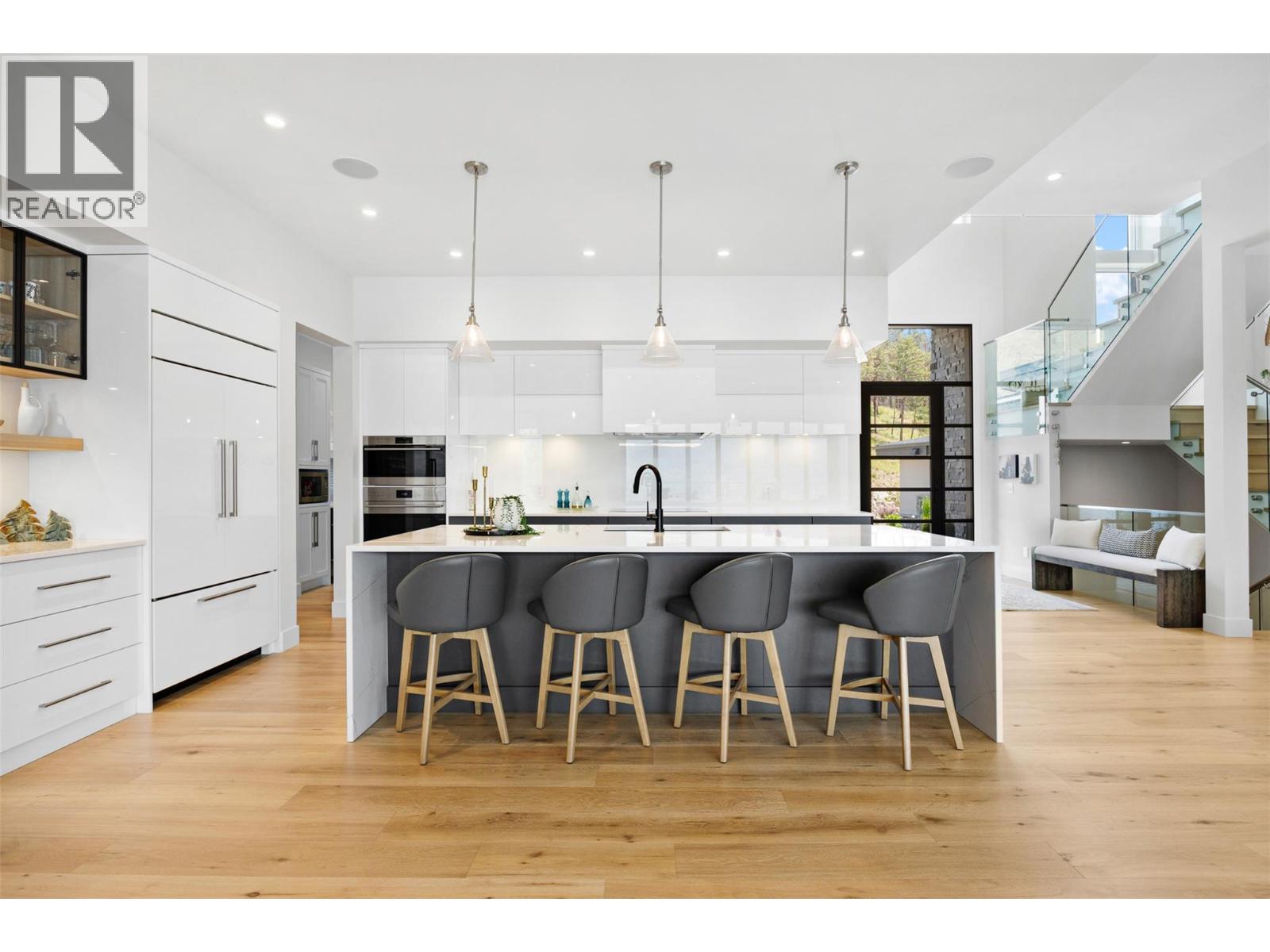 9988 Beacon Hill Drive, Lake Country