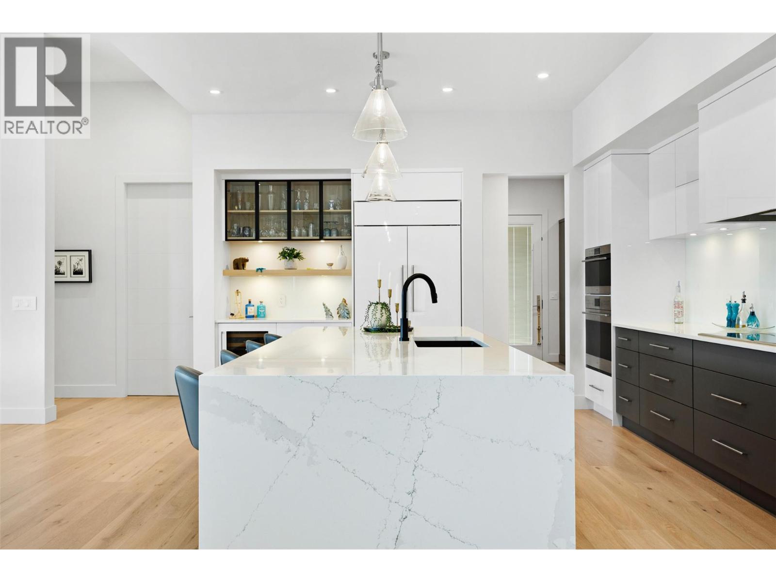 9988 Beacon Hill Drive, Lake Country