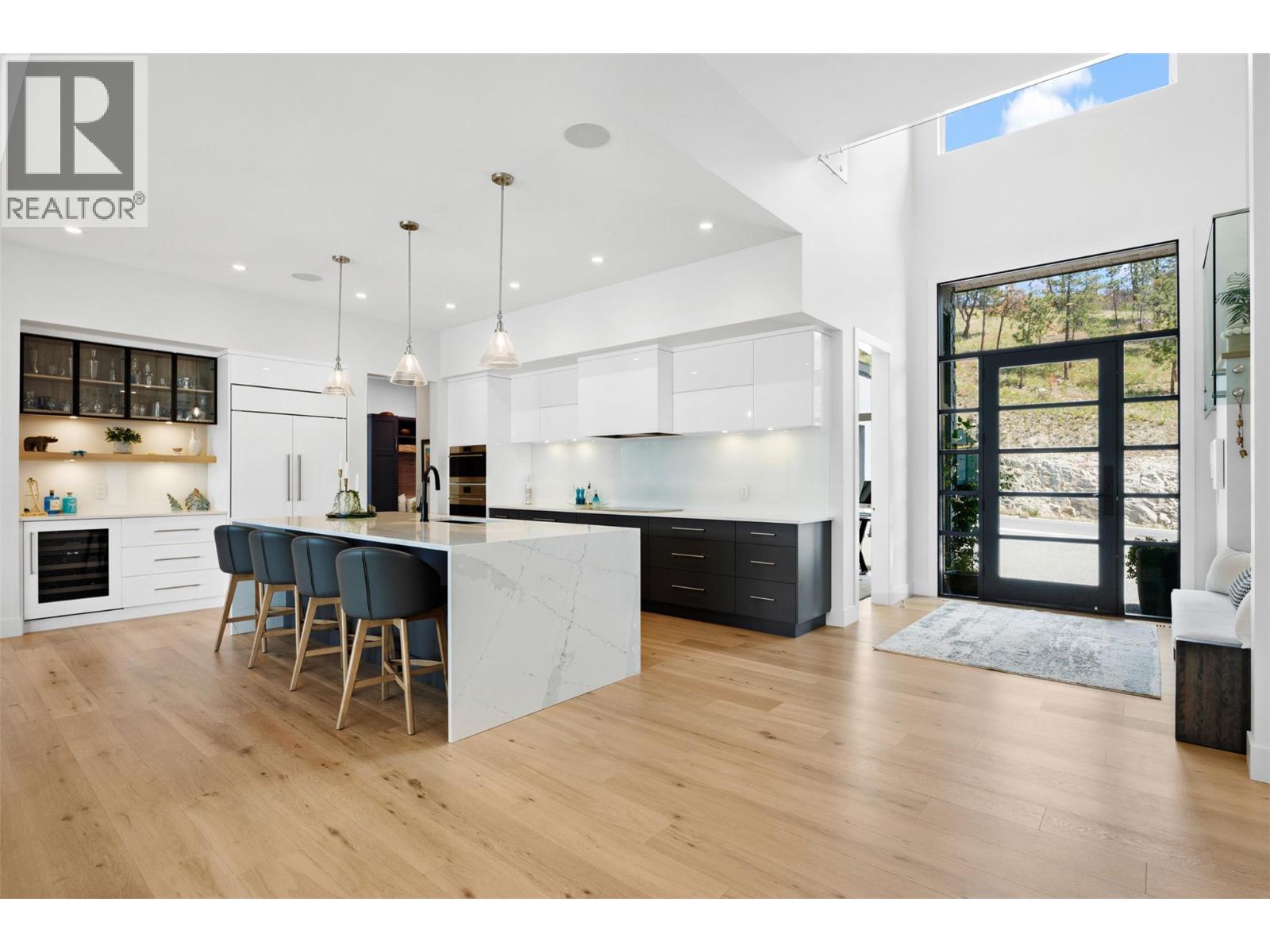 9988 Beacon Hill Drive, Lake Country