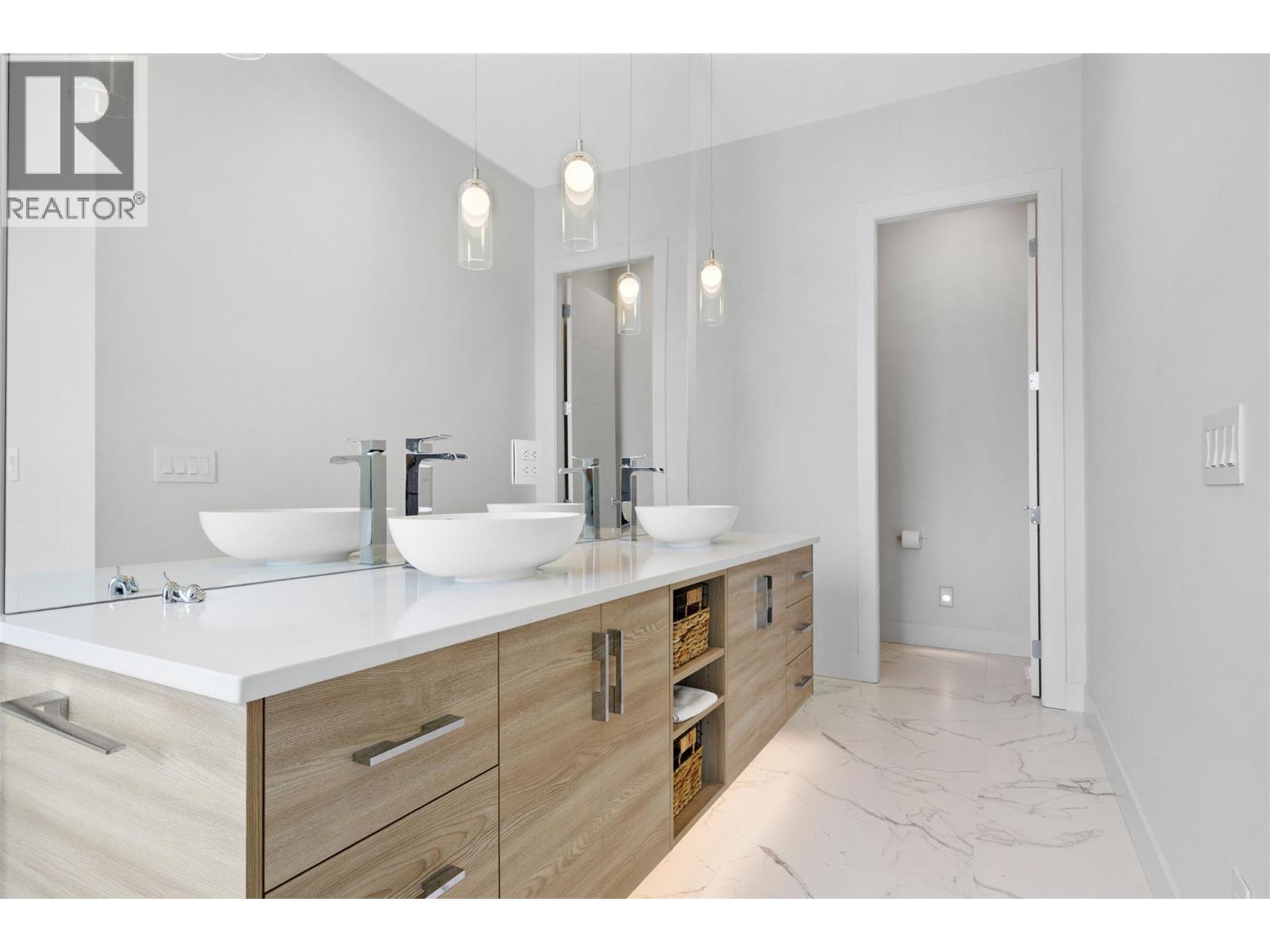 9988 Beacon Hill Drive, Lake Country