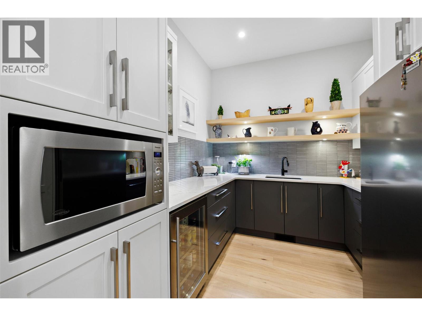 9988 Beacon Hill Drive, Lake Country