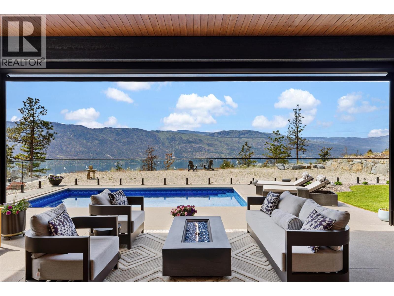 9988 Beacon Hill Drive, Lake Country