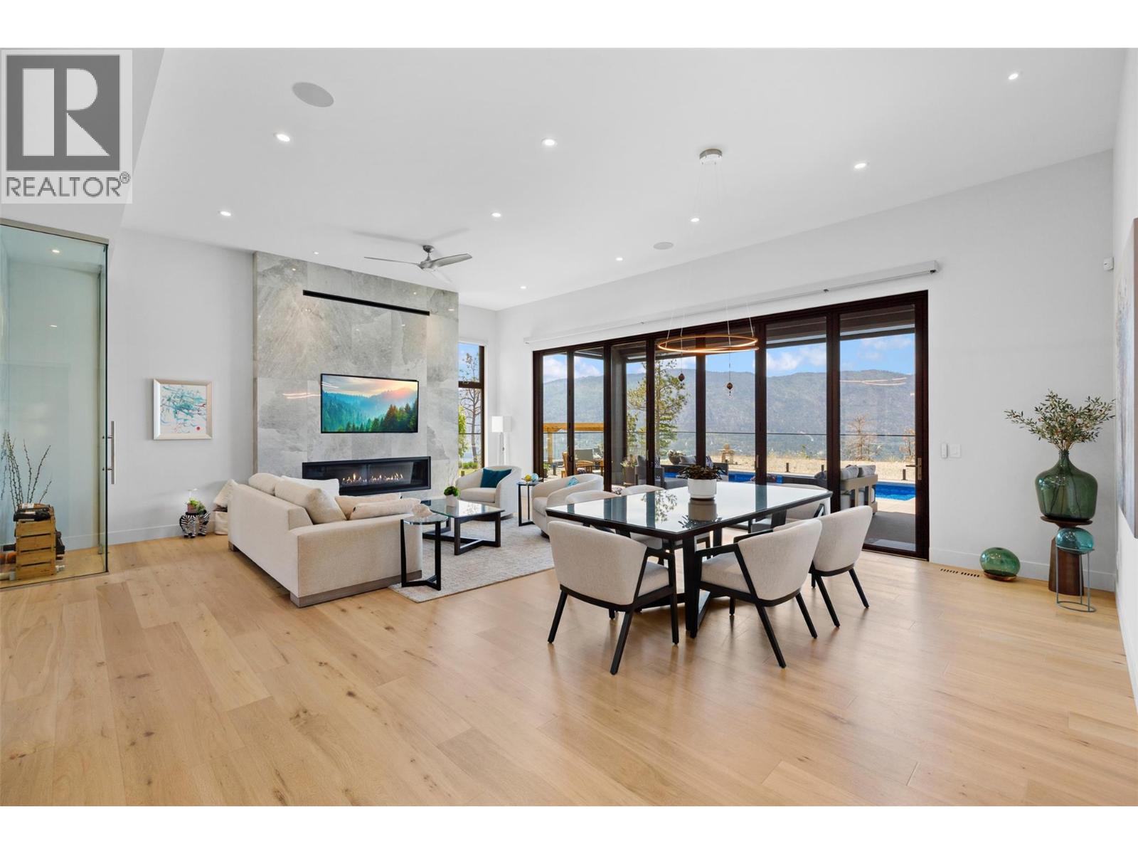 9988 Beacon Hill Drive, Lake Country