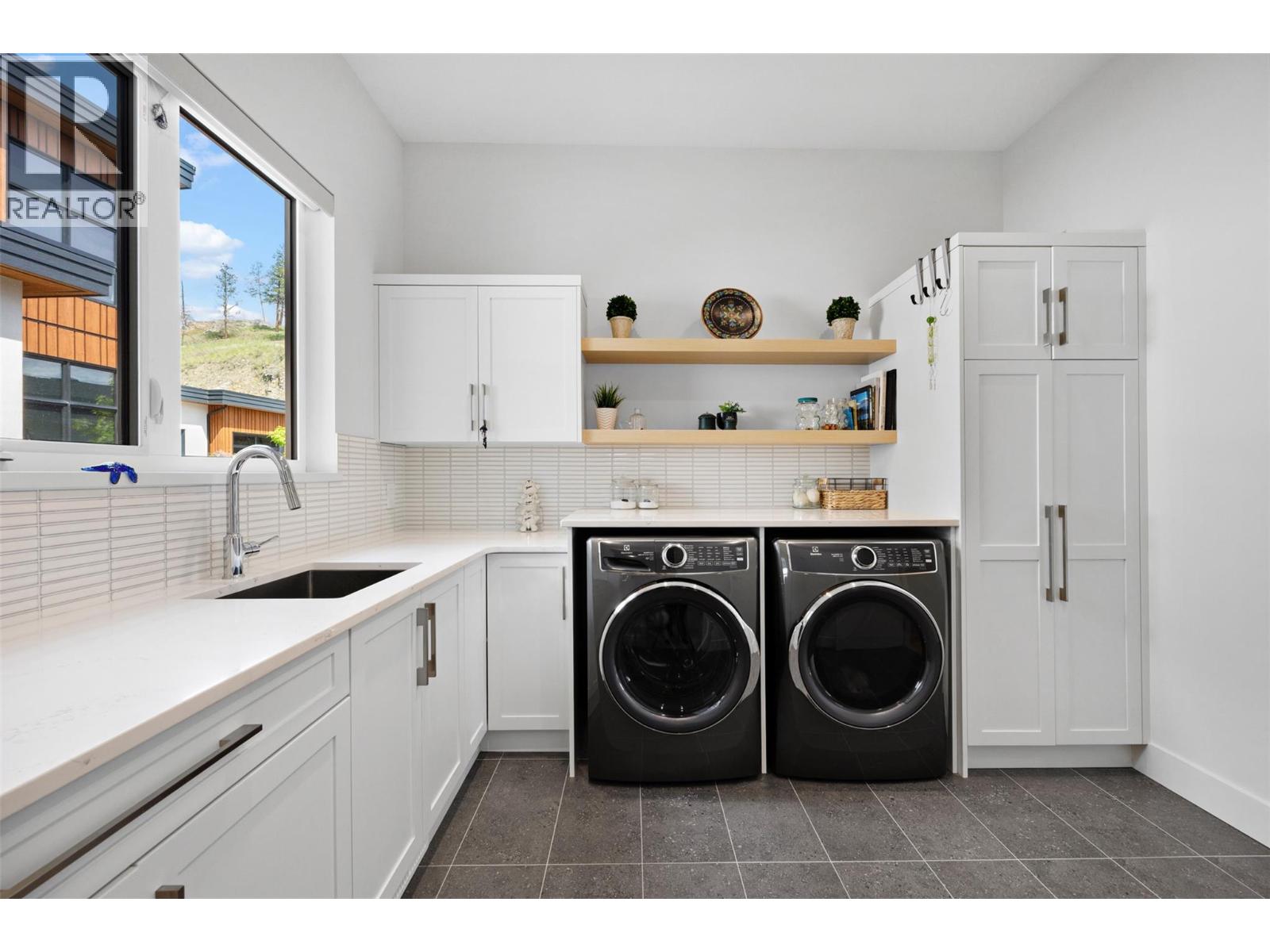 9988 Beacon Hill Drive, Lake Country