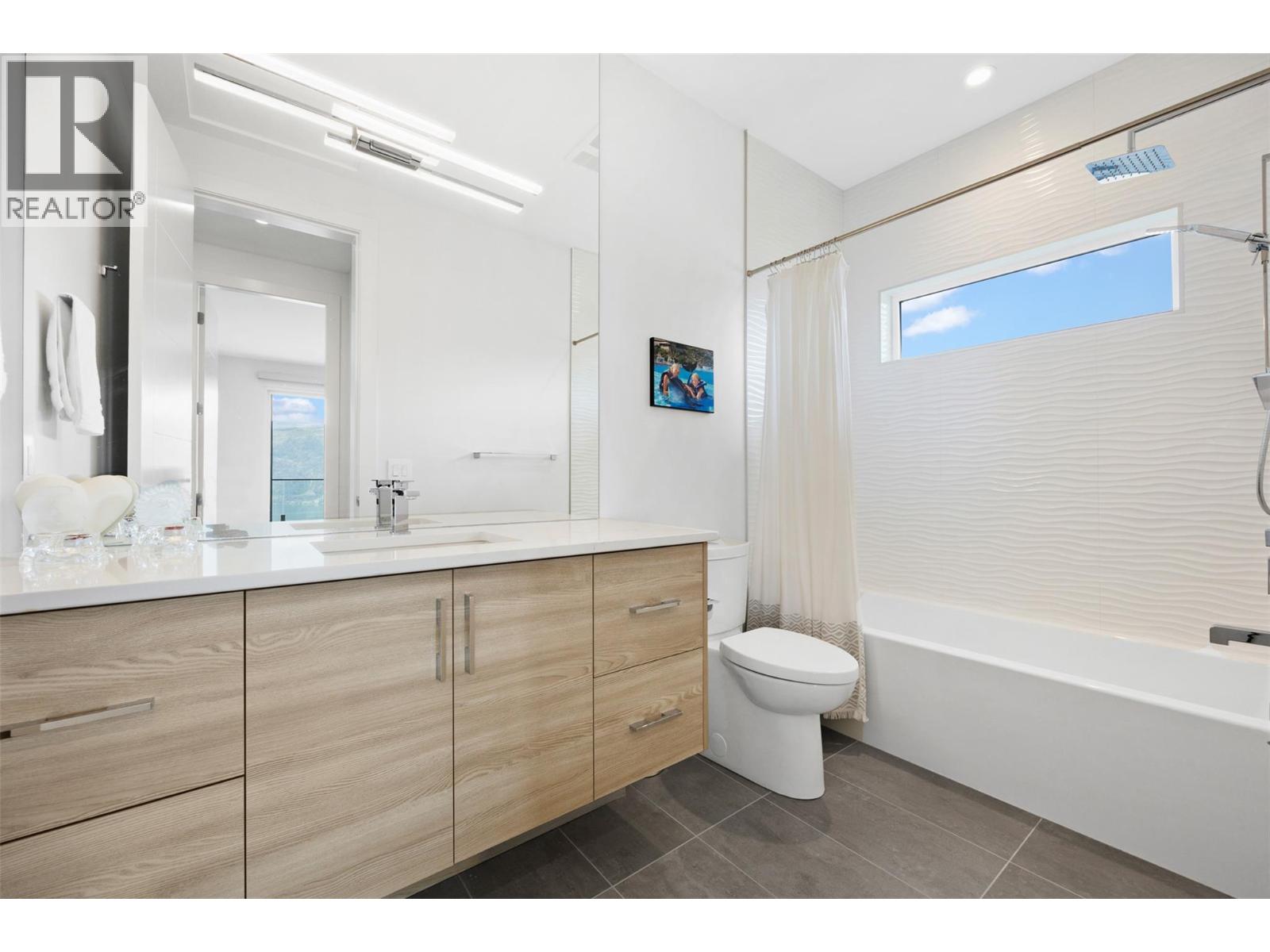 9988 Beacon Hill Drive, Lake Country