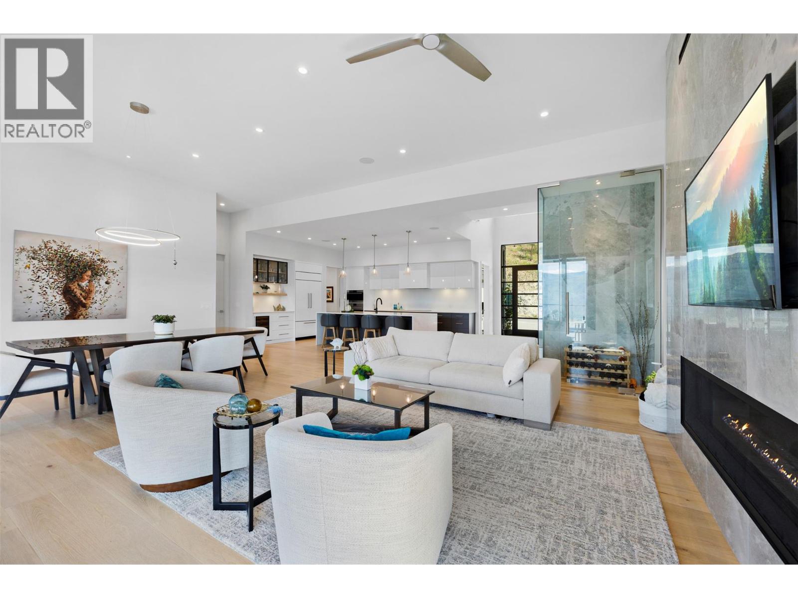 9988 Beacon Hill Drive, Lake Country