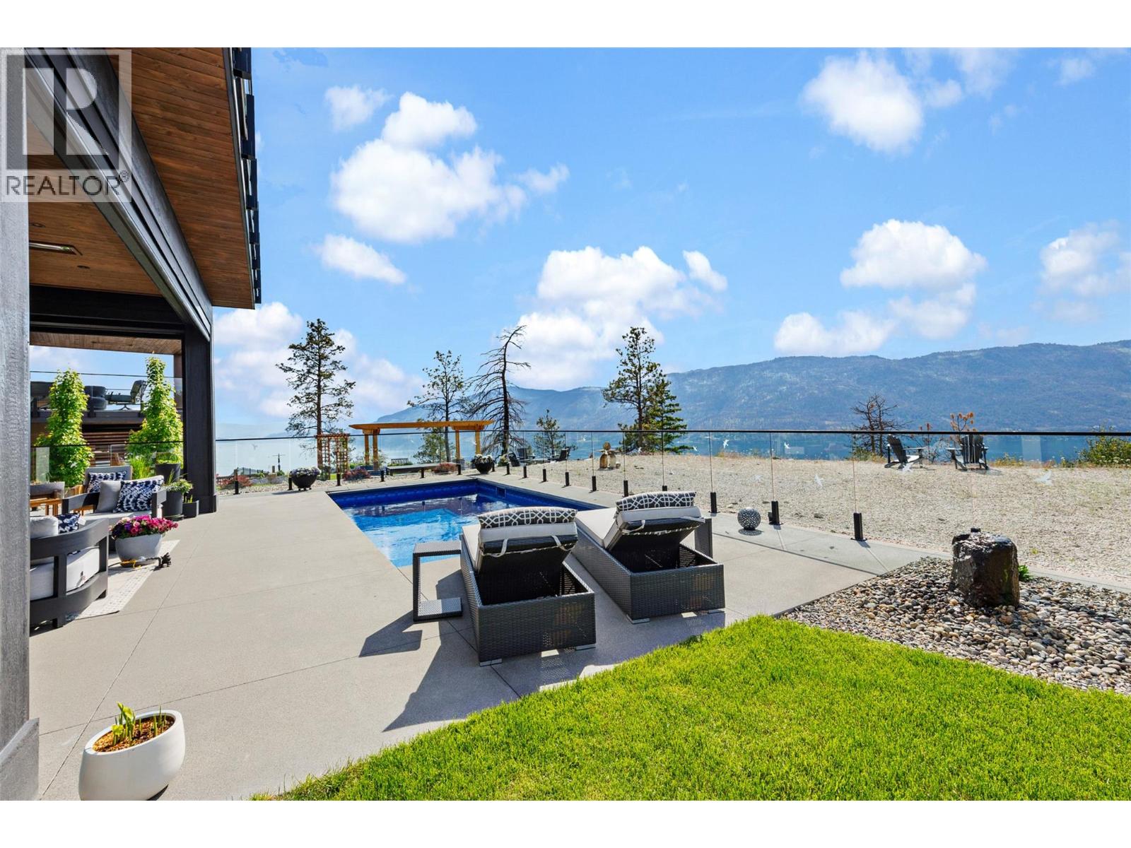 9988 Beacon Hill Drive, Lake Country