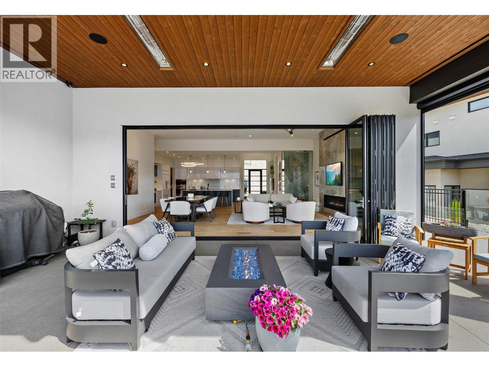 9988 Beacon Hill Drive, Lake Country