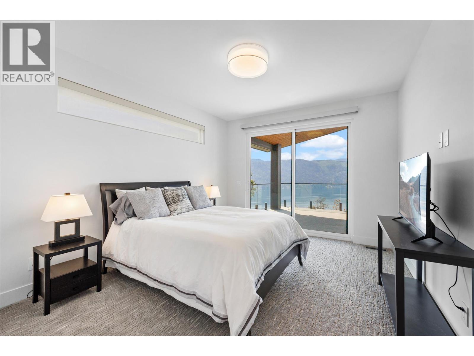 9988 Beacon Hill Drive, Lake Country