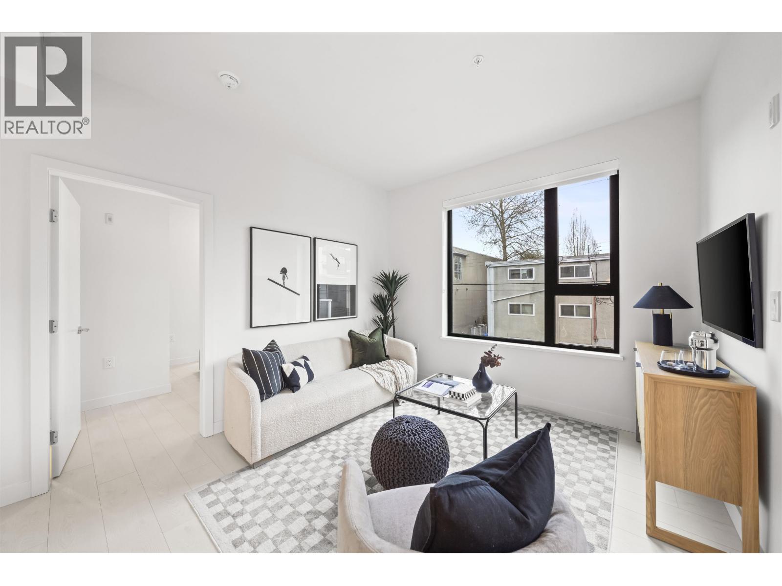 204 4928 QUEBEC STREET, Vancouver