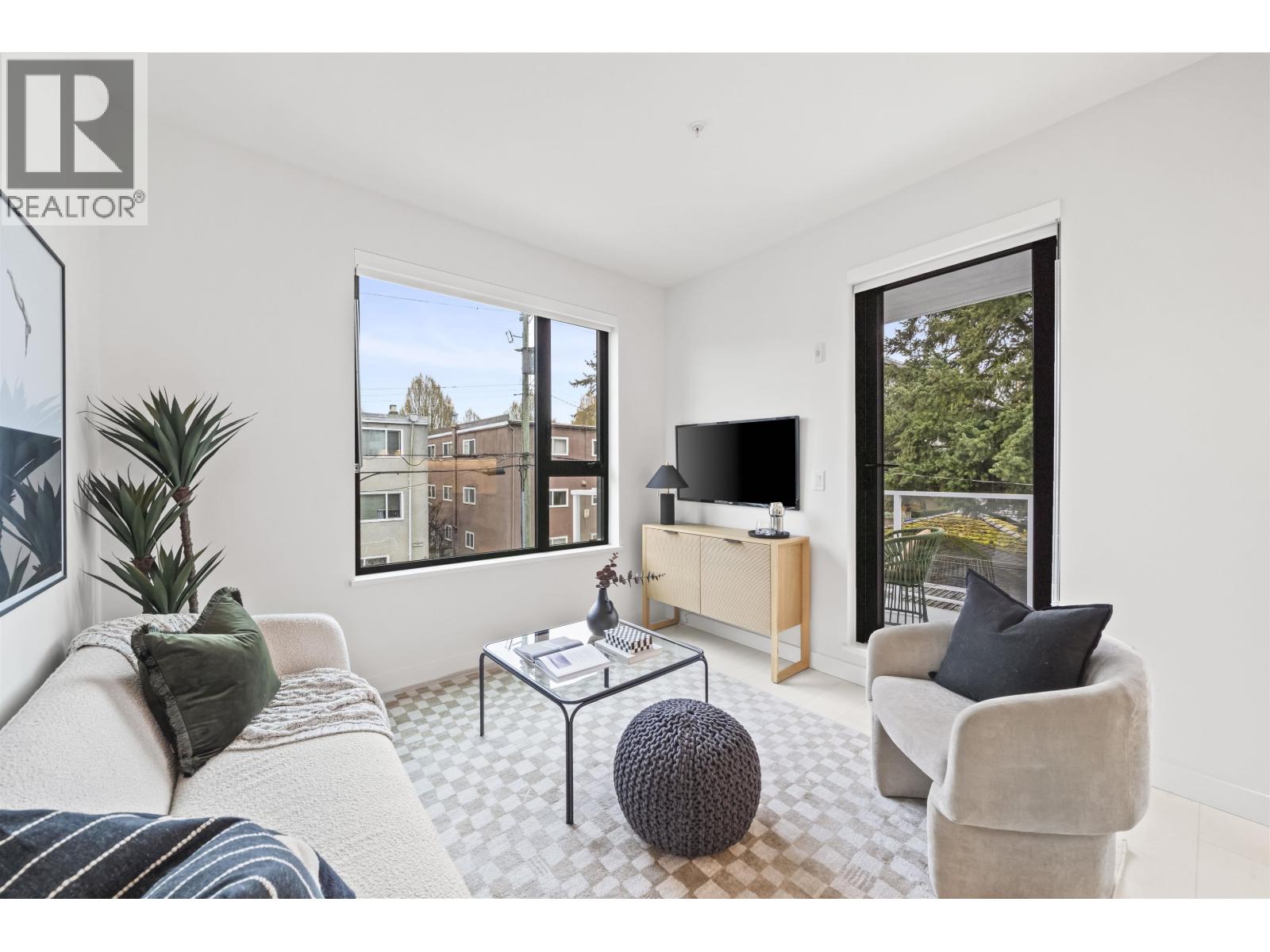 204 4928 QUEBEC STREET, Vancouver