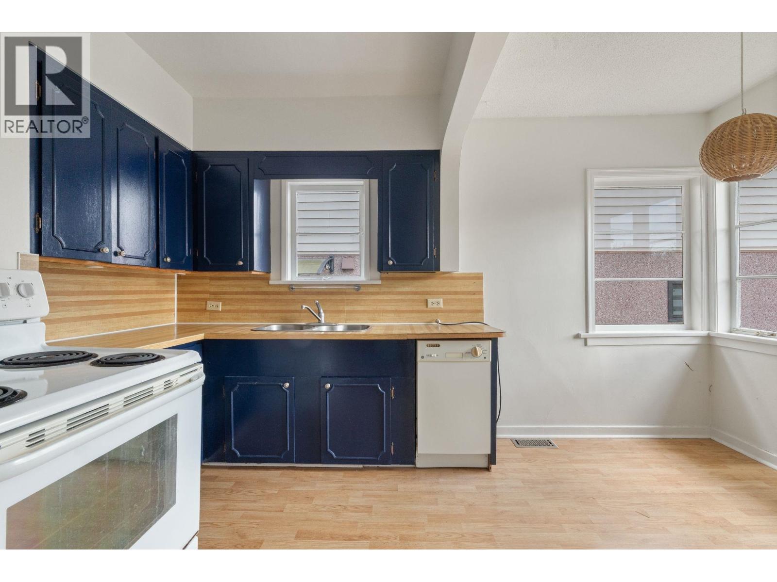 2580 E 19TH AVENUE, Vancouver