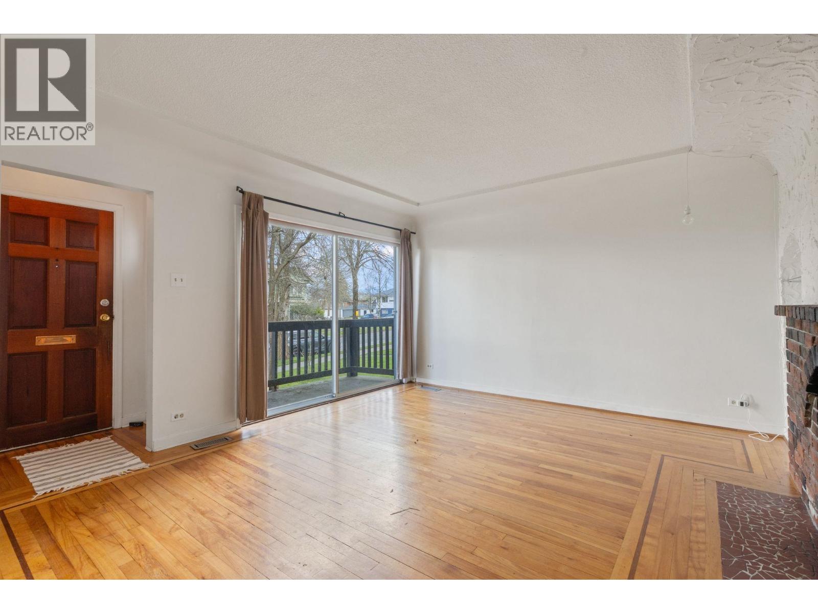 2580 E 19TH AVENUE, Vancouver