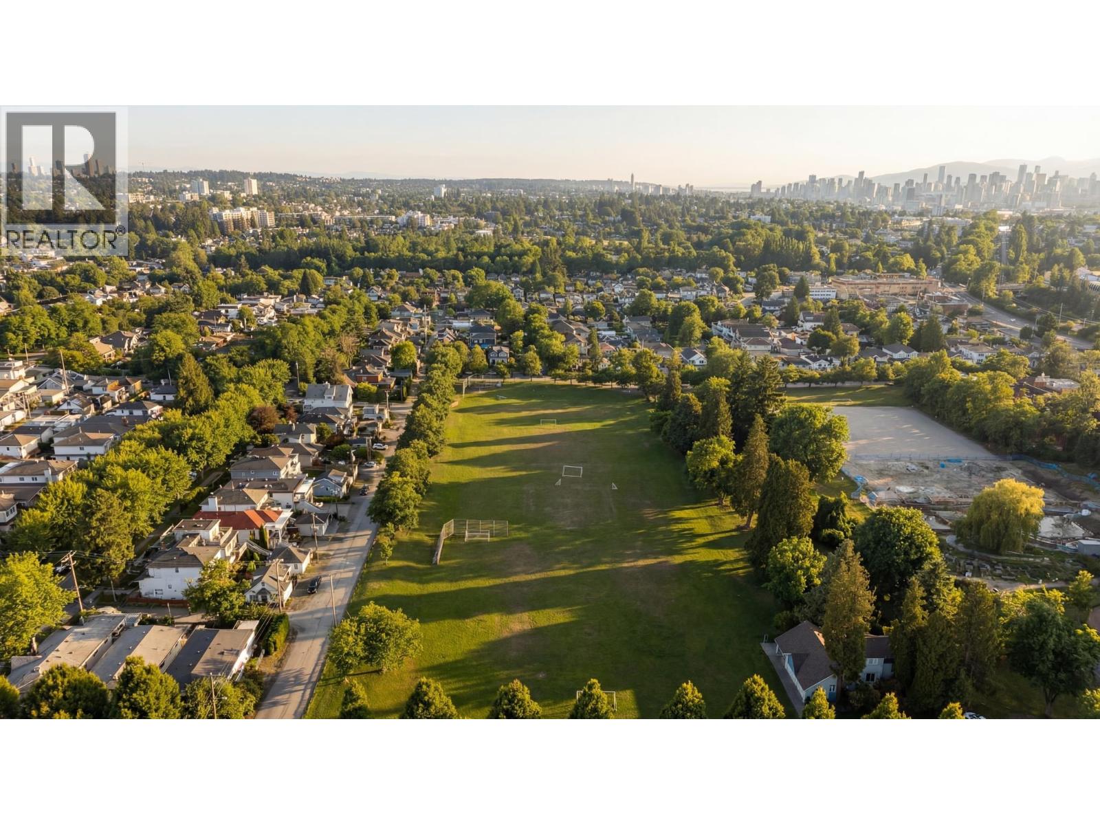 2580 E 19TH AVENUE, Vancouver