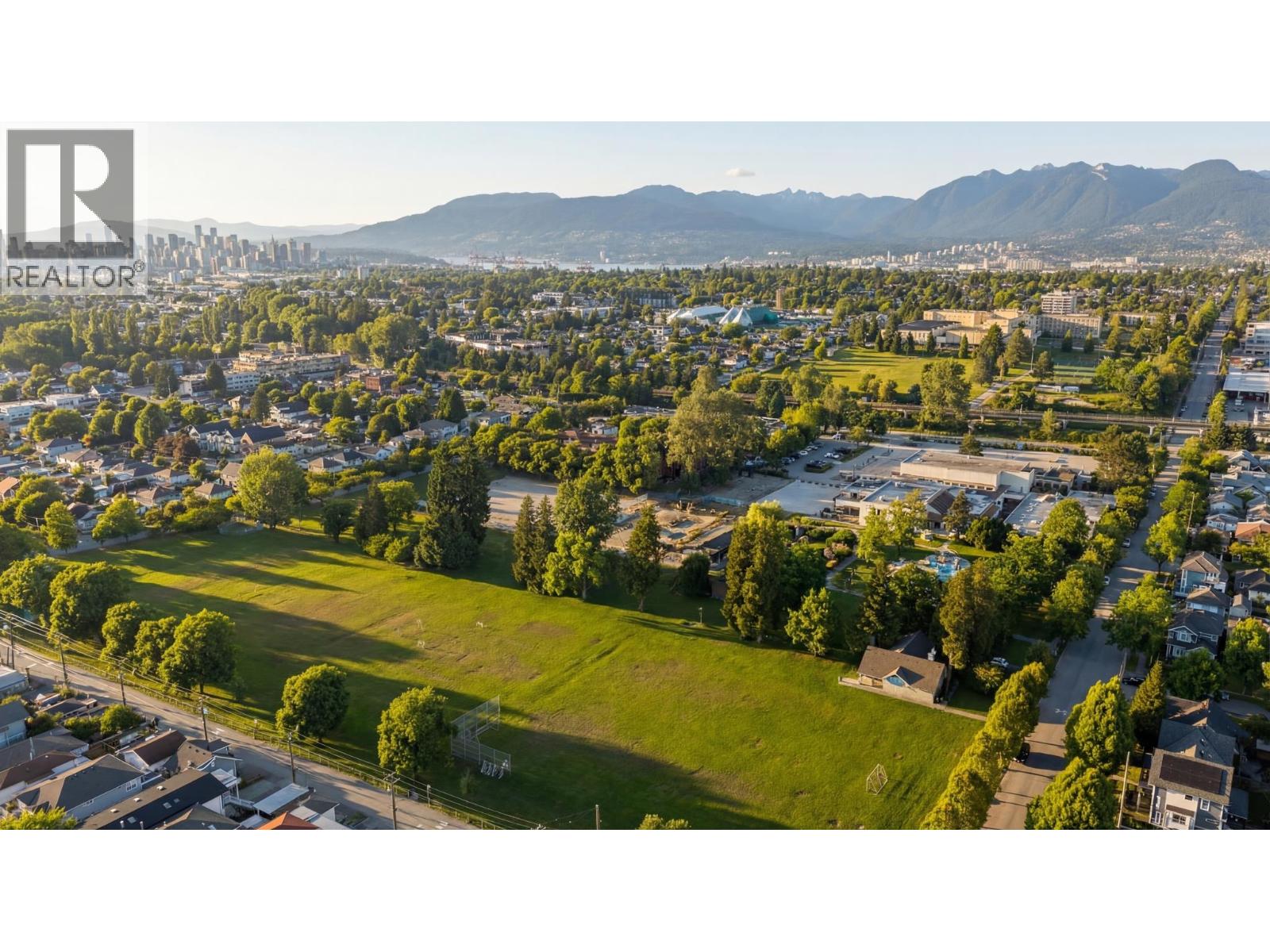 2580 E 19TH AVENUE, Vancouver