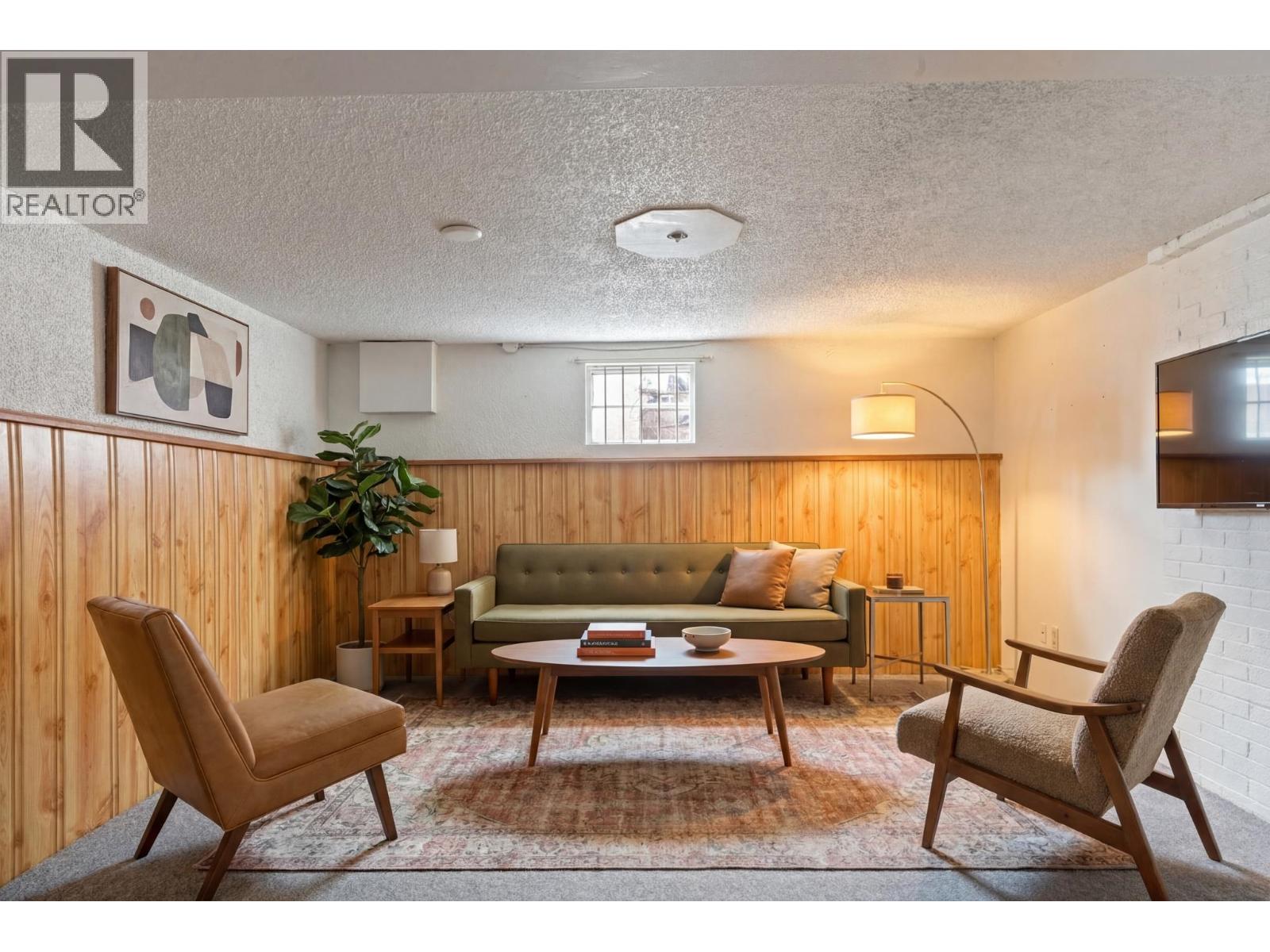 2580 E 19TH AVENUE, Vancouver