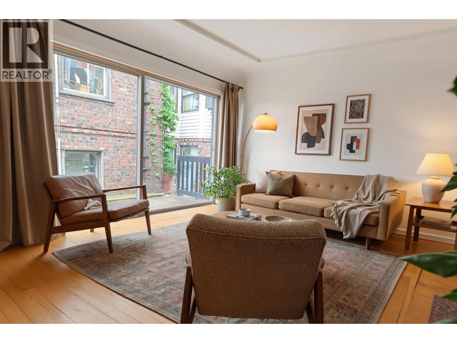 2580 E 19TH AVENUE, Vancouver