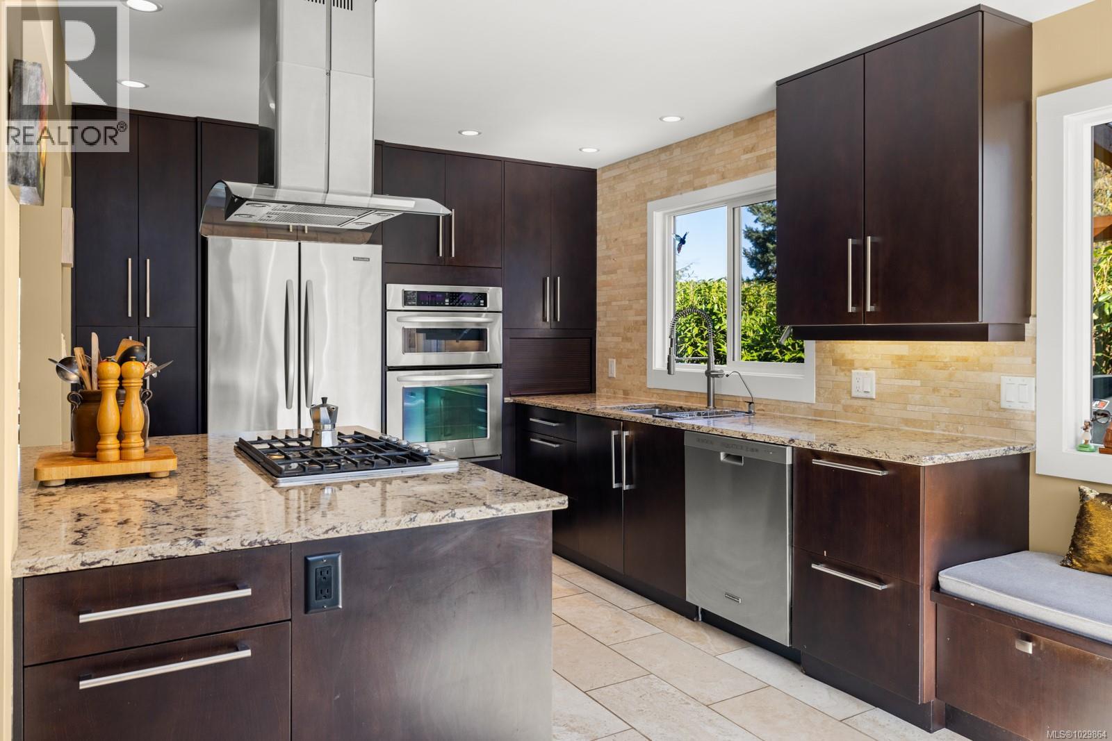 3223 Sedgwick Dr, Colwood