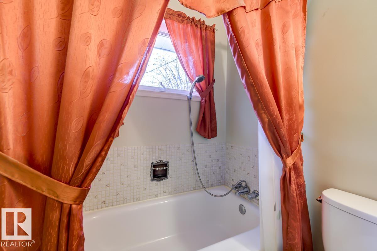 4021 117 AV NW, Edmonton