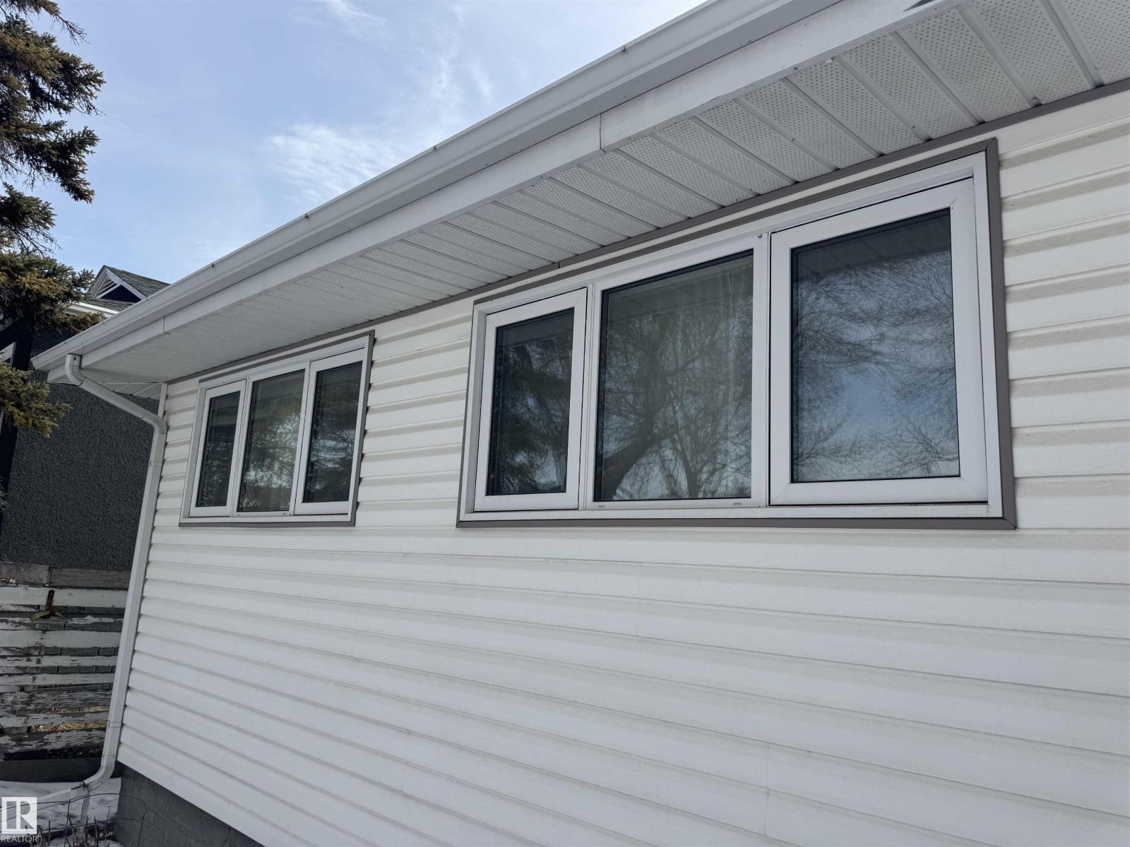 4021 117 AV NW, Edmonton