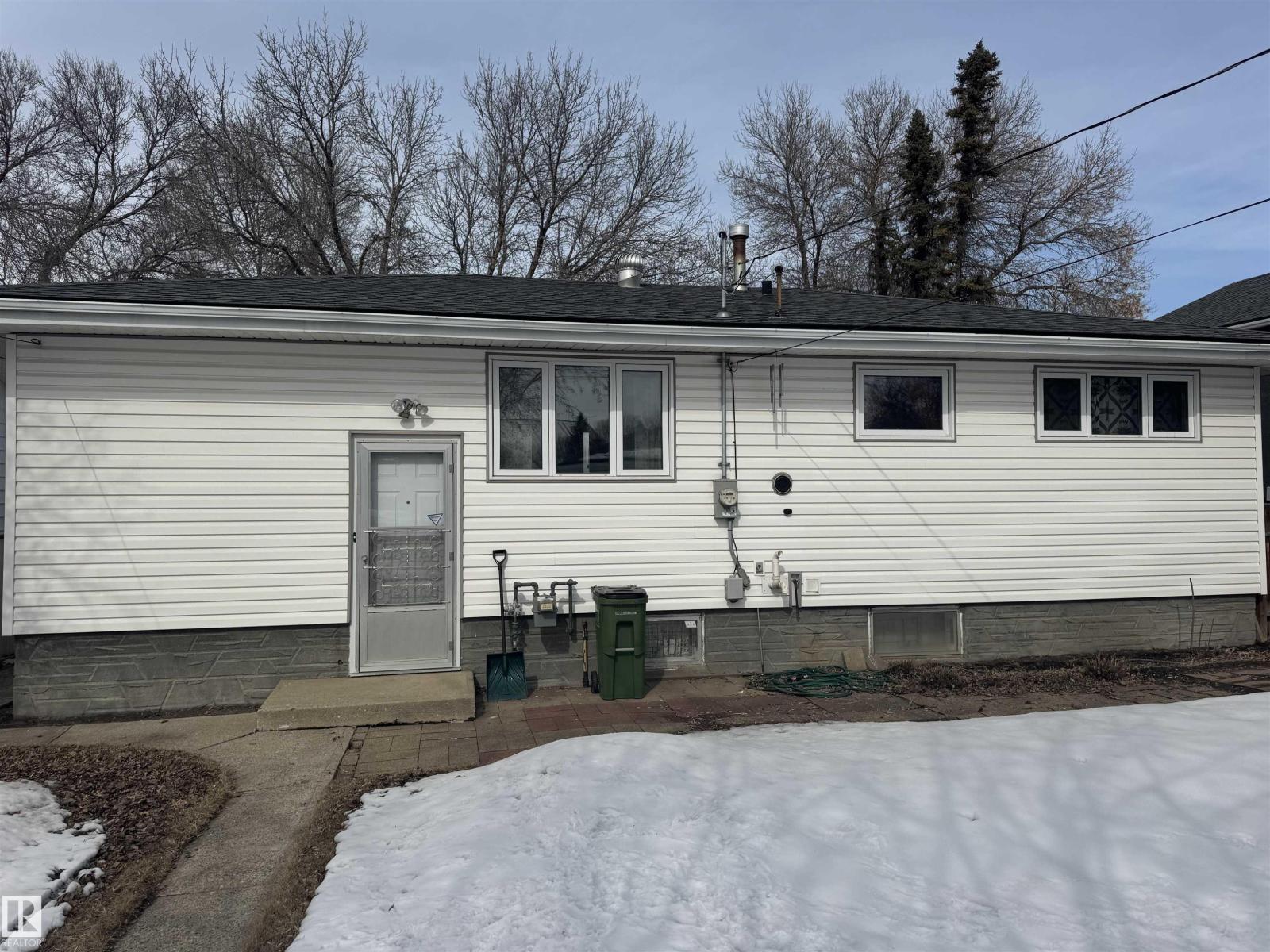 4021 117 AV NW, Edmonton