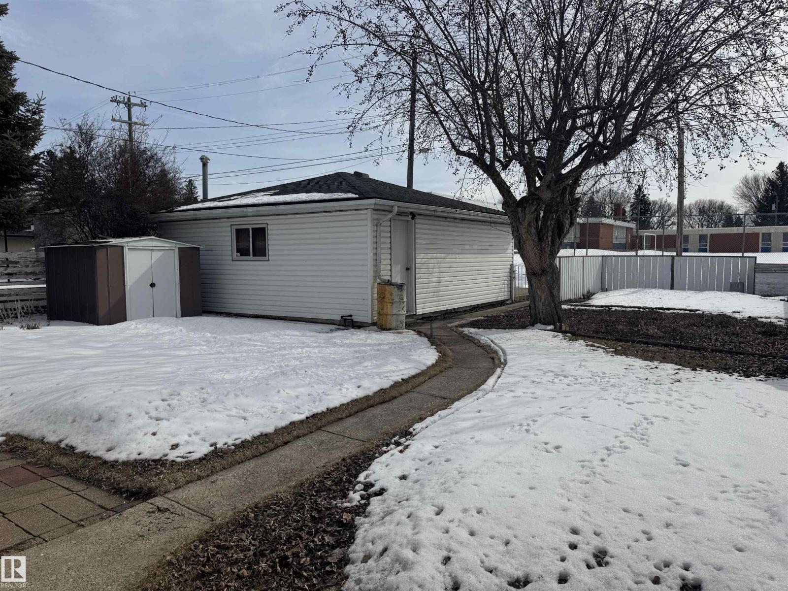 4021 117 AV NW, Edmonton