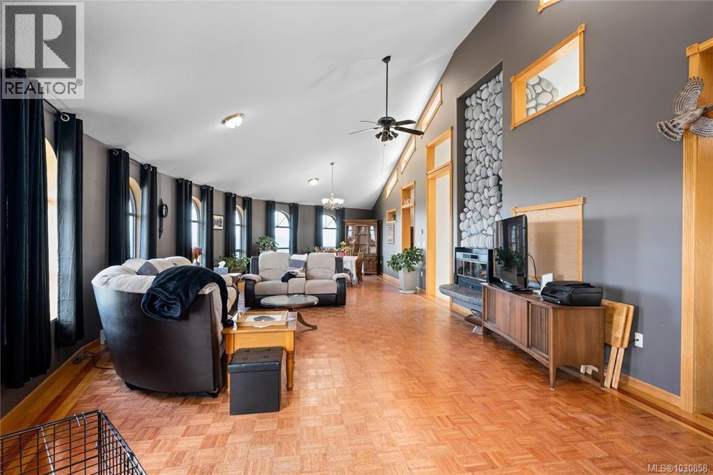 1828 Strathcona Hts, Shawnigan Lake