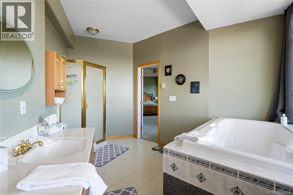 1828 Strathcona Hts, Shawnigan Lake