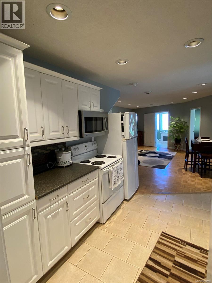 1828 Strathcona Hts, Shawnigan Lake