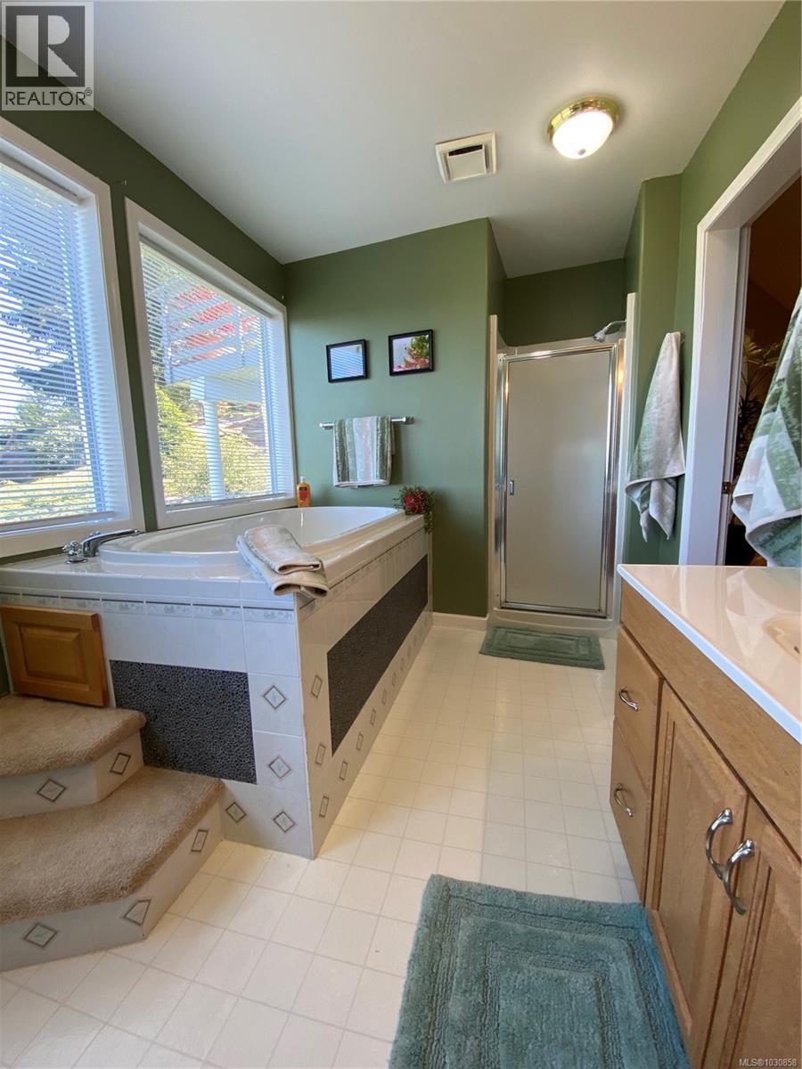 1828 Strathcona Hts, Shawnigan Lake